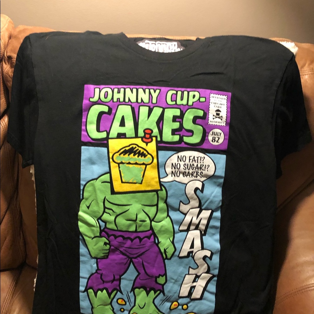 MENS Johnny Cupcakes T-Shirt!